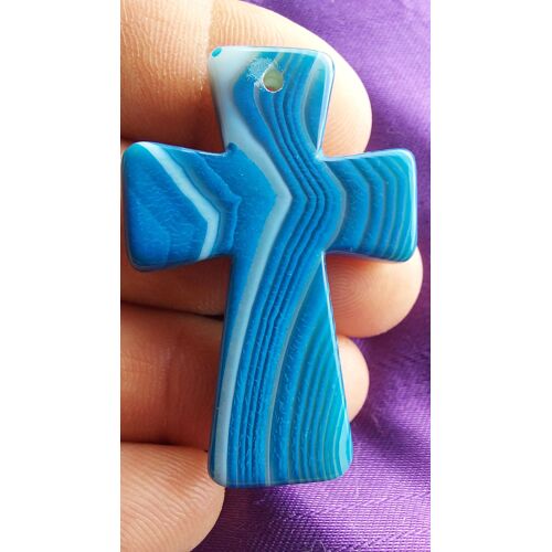 Pendentif Croix En Agate Bleu Et Blanc. 4.7 Cm. Magnifique Pierre Aux Couleurs Harmonieuses, Une Des Plus Belles De Ma Collection. Parfaite Idée De Cadeau. Lot 861