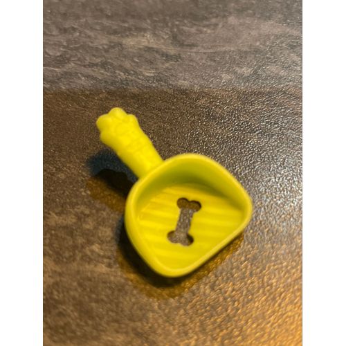 Jouet poupée lol pelle jaune 