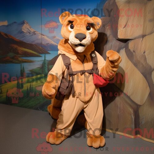 Costume De Mascotte Redbrokoly De Lion De Montagne De Rouille Habillé D Un Pantalon Cargo Et D Épingles À Châle