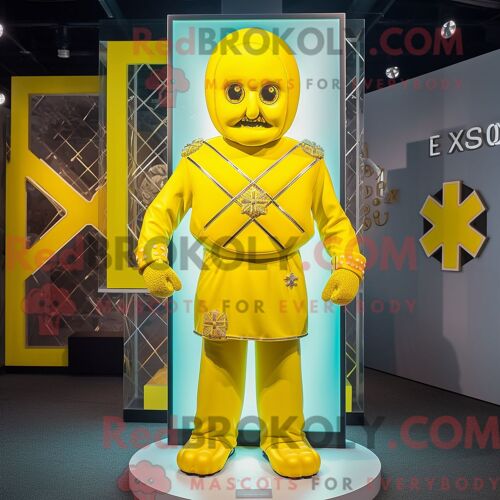 Costume Mascotte Redbrokoly De Croix Celtique Jaune Personnage Habillé Avec Un Body Et Des Boutons De Manchette