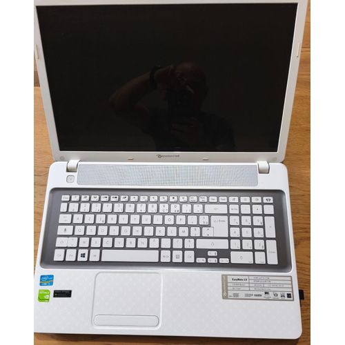 Packard Bell LV44 - 17" Intel Core i3-3110M - 2.4 Ghz - Ram 16  Go - SSD 500 Go