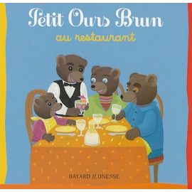 Petit Ours Brun Au Restaurant