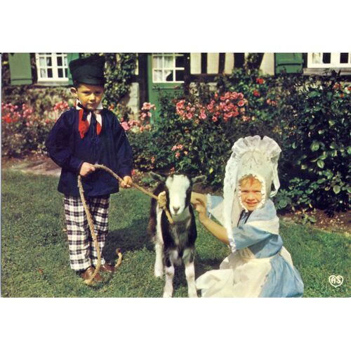 Folklore De France, La Normandie, Coetume Traditionnel