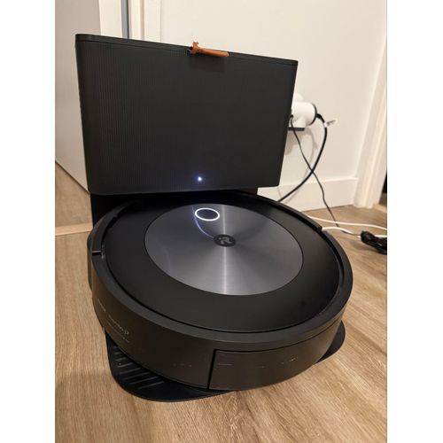 iRobot Roomba J7+ – Très fonctionnel – 3 ans – 220 € (à discuter)