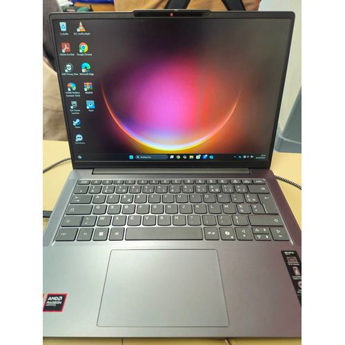 Lenovo IdeaPad Slim 3 gen 10 - 14" AMD Ryzen 5 8640HS - 3.5 Ghz - Ram 16 Go - SSD 1.512 To