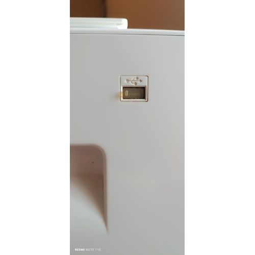 Climatiseur hight one , dimensions 60 de hauteur et 32 cm de large, propre et en très bonne état.avec tuyau d'évacuation Référence de l'appareil voir les photos. A venir chercher sur Douai