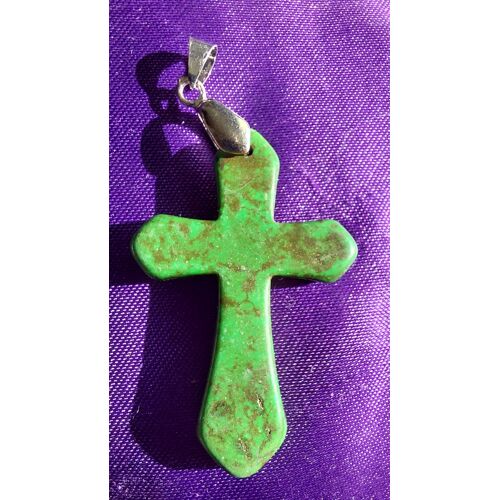 Pendentif Croix De Jésus En Turquoise Verte. 5 Cm. Magnifique Pierre Neuve Aux Couleurs Harmonieuses, Une Des Plus Belles De Ma Collection. Parfaite Pour Faire Un Cadeau. Lot 915