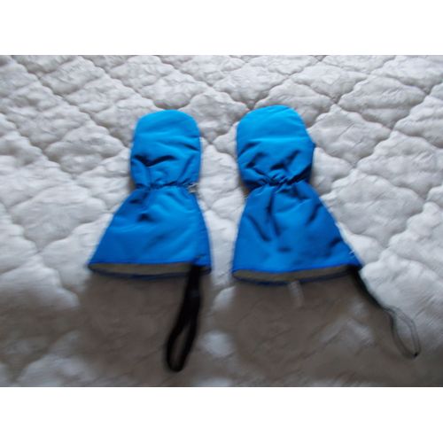 Une Paire De Moufle Homme Ou Femme