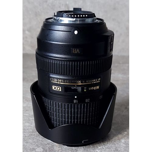 Objectif Nikon 18-300