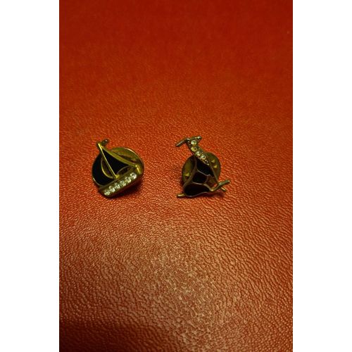 2 Pins