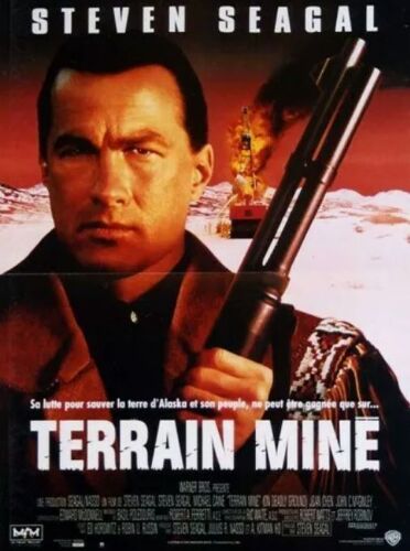 Terrain Miné - Affiche Originale De Cinéma - Format 40x60 Cm - Un Film De Et Avec Steven Seagal - Michael Caine, Joan Chen, John C. Mcginley, Billy Bob Thornton - Année 1994
