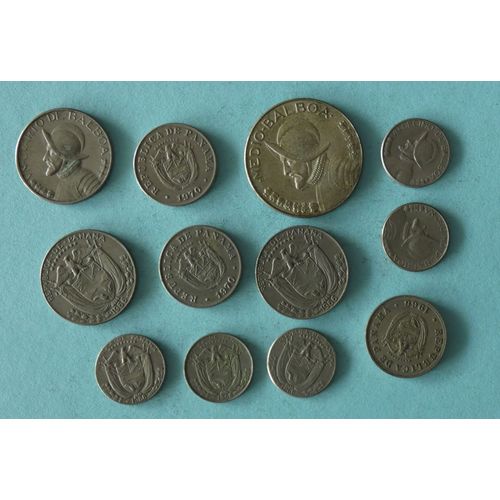 Lot De 12 Pièces De Monnaie Panama. 1 Decimo De Balboa (1966 X 2, 1968, 1970 X 2), 5 Centesimos De Balboa (1966, 1970 X 2), 1 Cuarto De Balboa (1966 X 2, 1970) Medio Balboa 1970