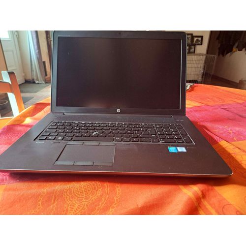 HP ZBook 17 G3 - 17" Intel Core i7-6820HQ - 2.7 Ghz - Ram 32 Go - SSD 240 Go + DD 500 Go - Windows 11 Pro