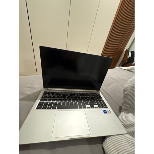 Samsung Galaxy Book3 - 15.6" Intel Core i7 - Ram 16 Go - SSD 512 Go - Argent