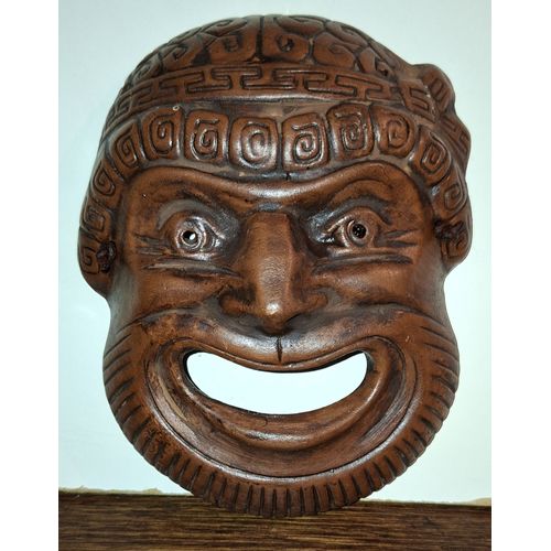 Masque en Terre Cuite Grec