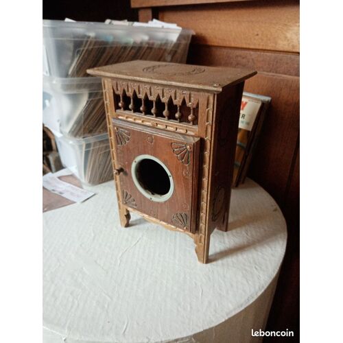 Ancienne Armoire de poupée 25 x18 x10