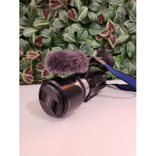 Camescope Sony NEX-VG30E + Objectif Sony 18/200 - Noir