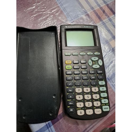 Calculatrice scientifique et graphique TI-82 stats..fr