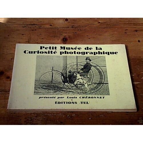 Petit Musée De La Curiosité Photographique