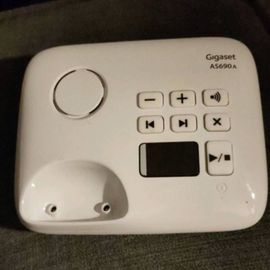 Base seule Gigaset AS690A blanche originale pour compléter une installation existante ou remplacer un matériel défectueux