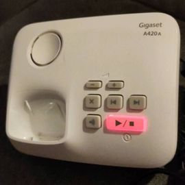 Base seule de téléphone Gigaset A420A Blanc pour compléter une installation existante ou remplacer un matériel défectueux station base de rechargement répondeur enregistreur numérique de couleur blanc