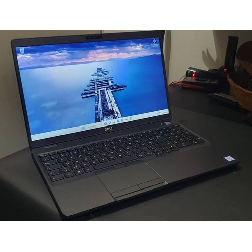 Dell Latitude 5500 - 15.6" Intel Core i3-8145U - 2.1 Ghz - Ram 8 Go - SSD 256 Go