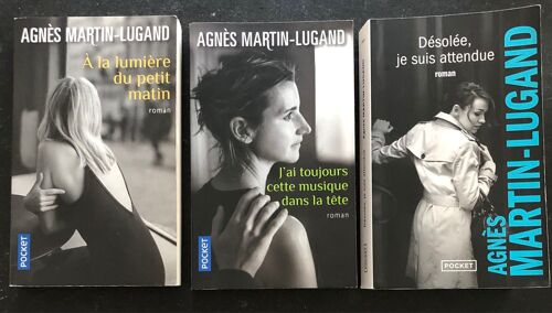 Agnès Martin-Lugand - Lot De Trois (3) Romans : Désolée Je Suis Attendue ; À La Lumière Du Petit Matin ; J’Ai Toujours Cette Musique Dans La Tête 