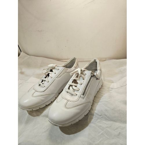 Sneakers Femme Mephisto Mobils, En Cuir Blanc, Avec Lacets Et Zip, Forme Large, Choc Absorber, Doublure En Cuir, Semelles En Caoutchouc. Taille 39. Comme Neuves, Portées Une Seule Fois.