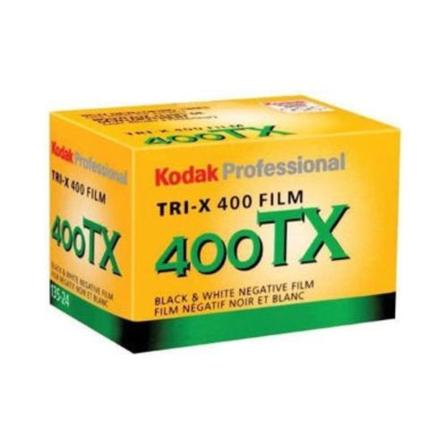 Kodak TX 135-24 TRI-X PAN 5063 WW - Pellicule Photo Noir et Blanc 35mm, ISO 400, 24 Poses, Latitude d'Exposition Étendue, Grain Classique, Netteté Exceptionnelle - Boîte Unitaire