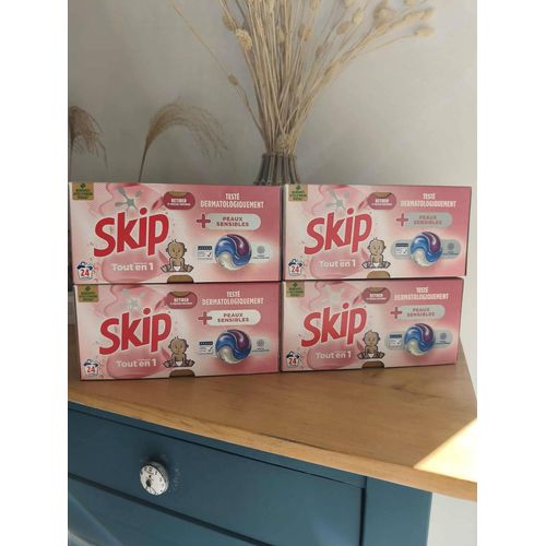Lot de 4 boîtes de 24 capsules de lessive Skip peau sensible