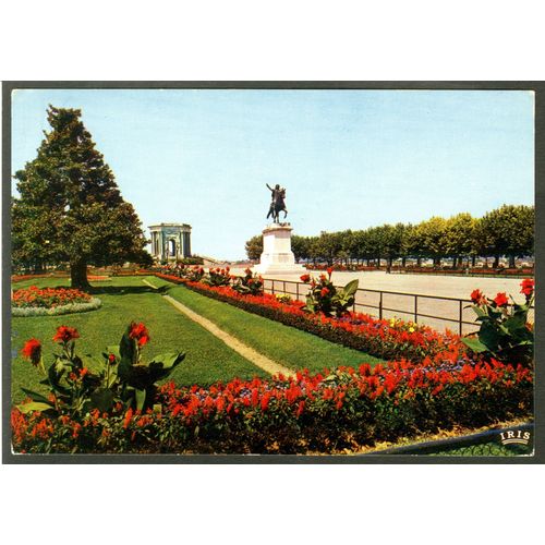Carte Postale Montpellier , Hérault , 13 , Promenade Du Peyrou , Statue De Louis Xiv Et Château D'Eau