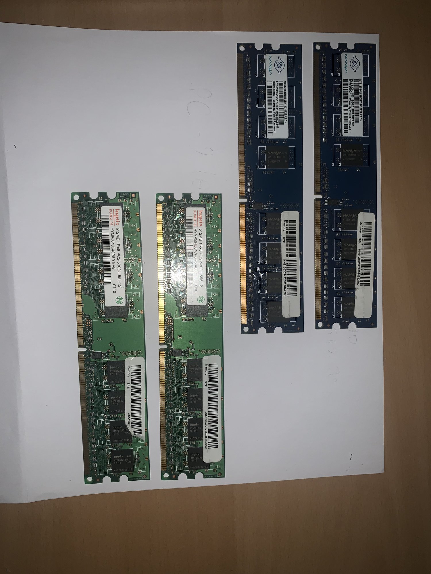 Barrette Mémoire PC2_5300J 512 Mo