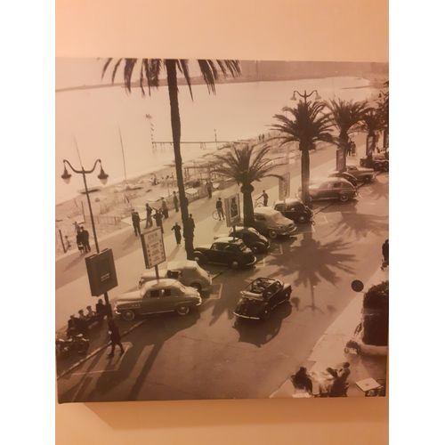 Photographie noir et blanc sur toile clouée sur cadre bois blanc représentant la promenade des Anglais à NICE (06000) années 60' .