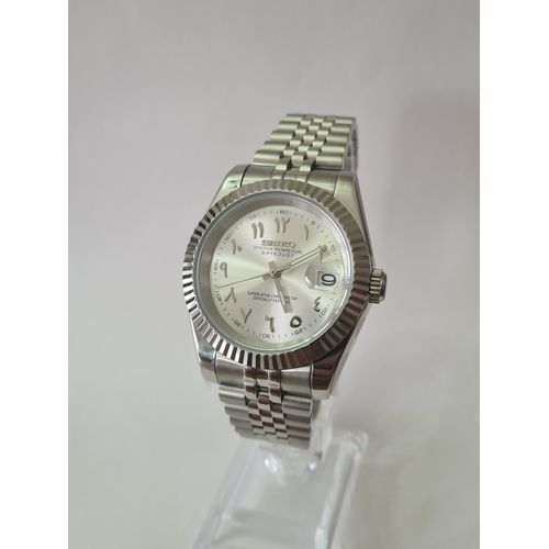 Seiko  Cadran Argent Chiffres Arabes, Boîtier Argent 39mm, Mouvement Nh35