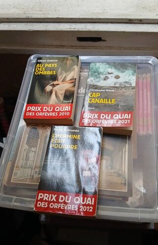 Prix Du Quai Des Orfèvres 2010, 2012, 2021 Lot De 3 Livres Au Pays Des Ombres, Cap Canailles , L'Hermine Etait Pourpre.