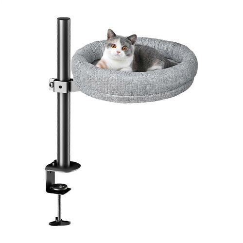 Arbre a chat d'interieur en bois avec etagere integree, ideal pour les petits espaces et le teletravail. Confortable pour les amoureux des chats.