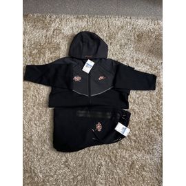 Ensemble Nike Vs Central Cee