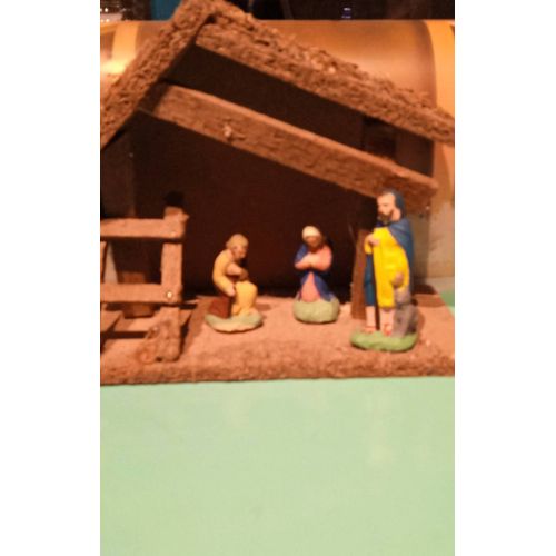 Petite Crèche Vintage Bois , Santons En Terre Cuite 4.5 Cm , Vierge Marie , Saint Joseph Et Un Berger