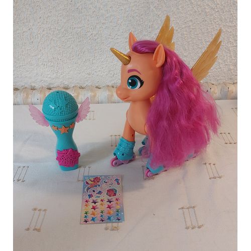 Sunny chante en Roller "My Little Pony"