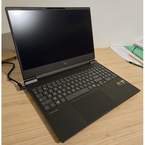 HP Victus Gaming 15-fb3010nf - 15.6" AMD Ryzen AI 5 - 2 Ghz - Ram 16 Go - DD 512 Go