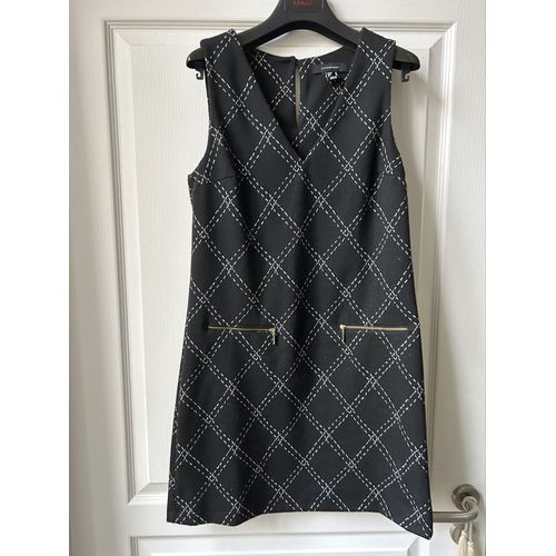 Robe Courte Et Ajustée , Marque Primark, Taille 38