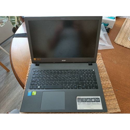 Acer E5-573G-589L - 15.3" Intel Core i5 - Ram 4 Go - DD 500 Go