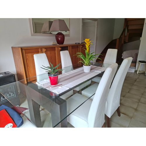 Table de salle à manger en verre et 6 chaises en cuir blanc