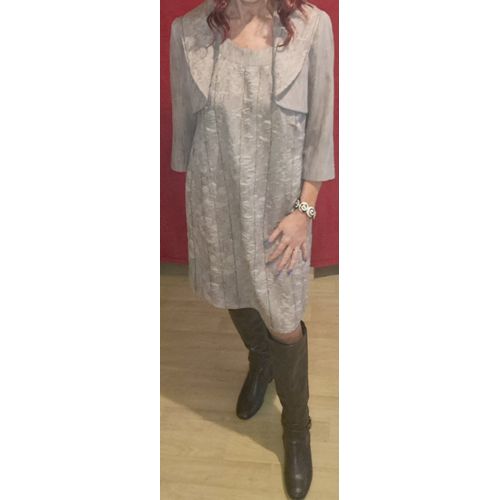 Tailleur Robe Mi-Longue + Boléro - Beige + Lignes Dorée - T.46 - Marque Centrix