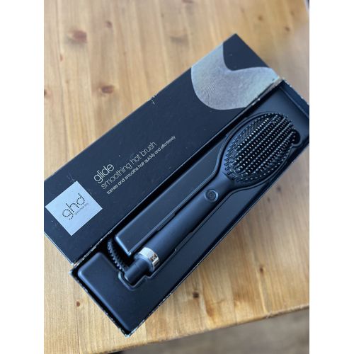 Bonjour, Je Vend Ma Brosse Lissante Ghd, Jamais Utilisée. 