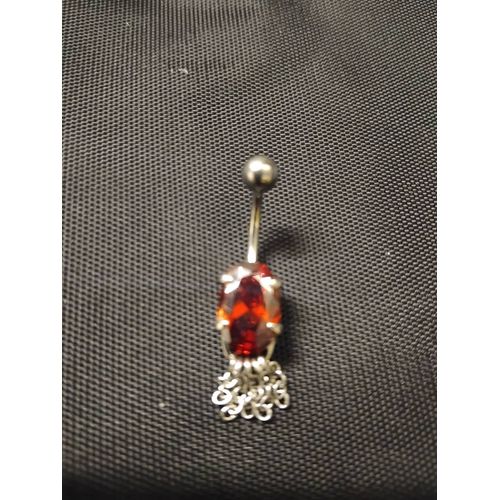 Piercing Nombril Avec Pierre Rouge Acier Réf A17