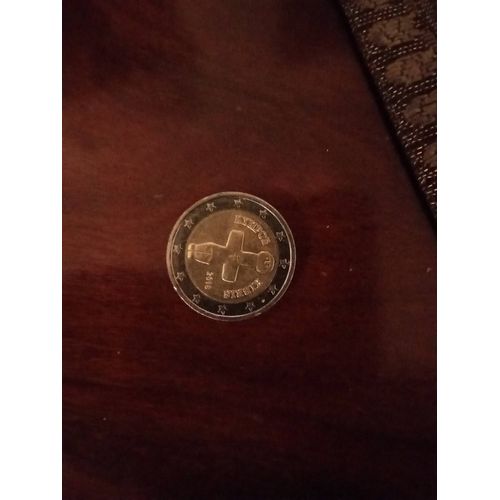 Pièce De Deux Euros Rare, Avec Une Croix
