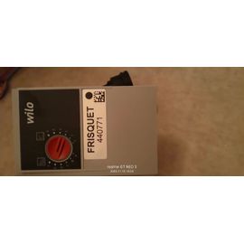 Circulateur Frisquet. En Super état de fonctionnement compatible avec toute les frisquet évolution ,hydronconfort ,ventouse , condensation ,23kw ,25 kw ,32 kw.