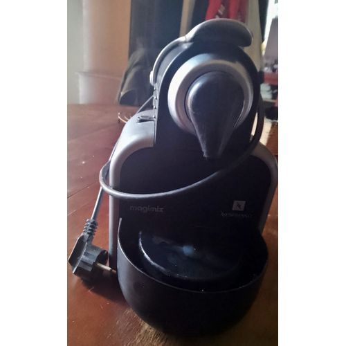 cafetiere nespresso magimix m100 ..