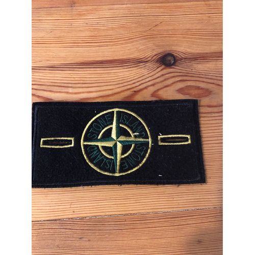 Étiquette Stone Island 